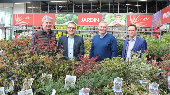 Jean-Louis Stemart (à g.), président de la société Seve (pôle Jardin et terroir du groupe Lorca), Éric Chrétien, DG du groupe Cal, Charles Colasse, responsable de Seve, et Alexandre Raguet, DG du groupe Lorca. © LORCA